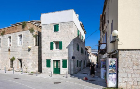 2 Bedroom Pet Friendly Apartment In Kastel Stari